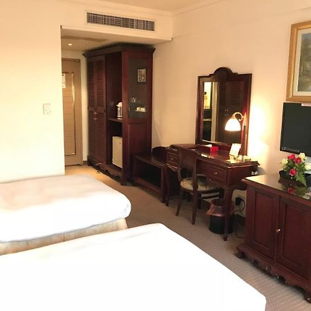 Sunrise Hotel Tainan Exterior foto